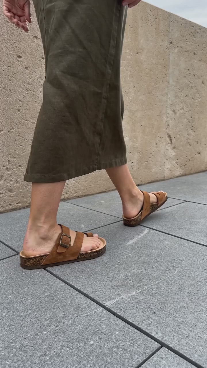 Ortopedik Parmak Arası Terlik – Hakiki Süet Deri Mantar Taban, Unisex | Taba